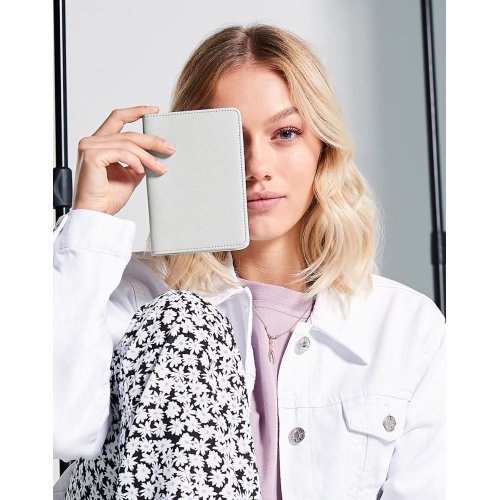 Boutique Travel Set ( BG755 ) Bagbase